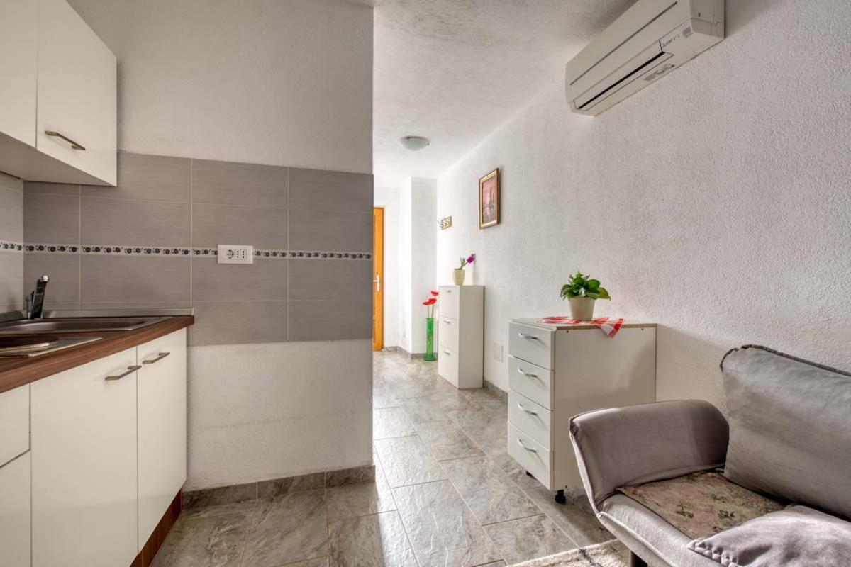 Apartments Ina & Ika Ровинь Экстерьер фото