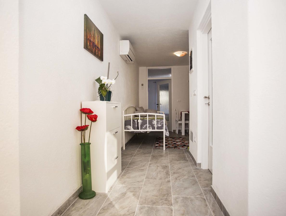 Apartments Ina & Ika Ровинь Экстерьер фото